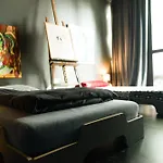 Zimmer In Atelierwohnung