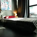 Zimmer In Atelierwohnung