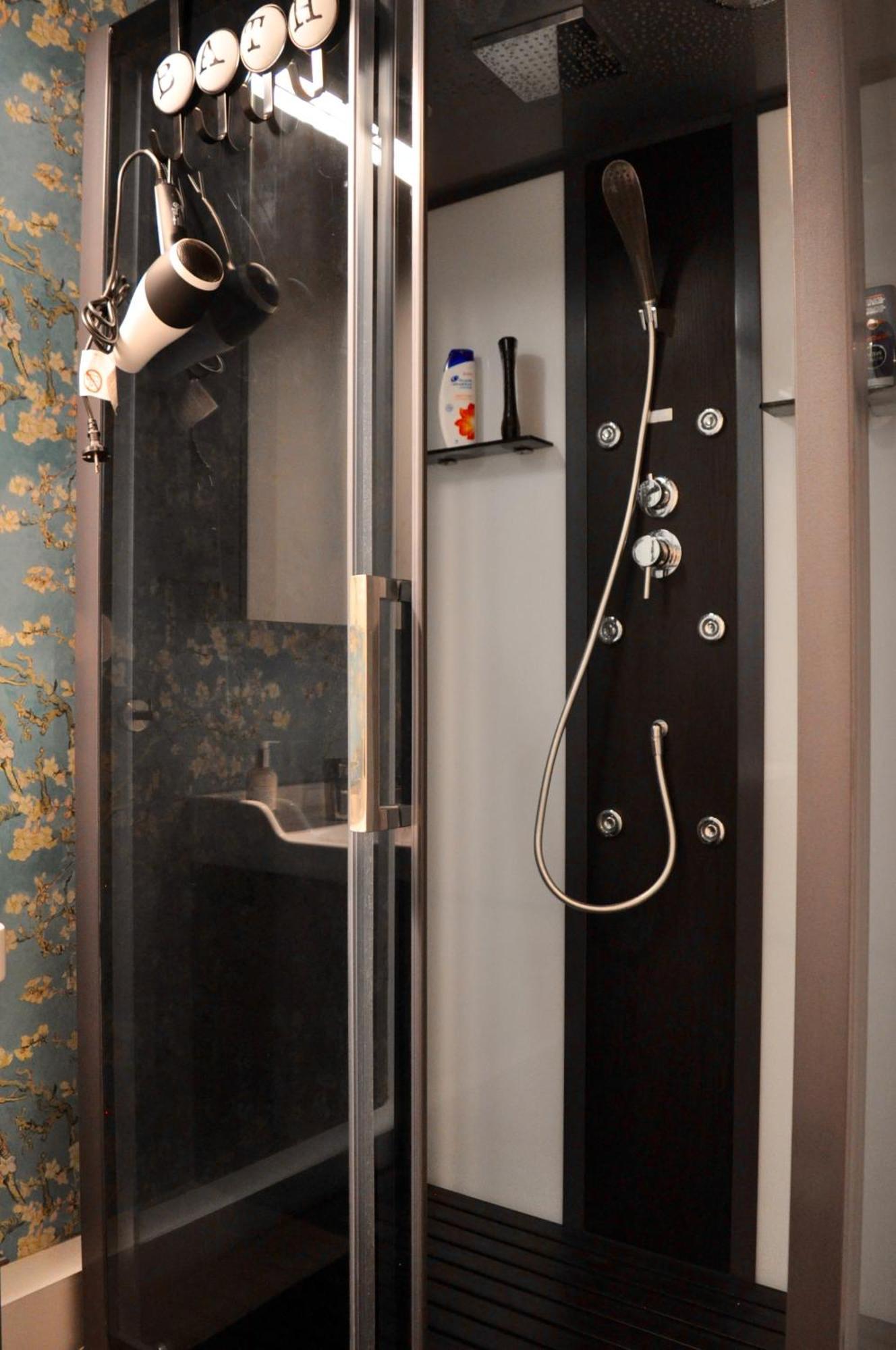 Privatunterkunft In Atelierwohnung