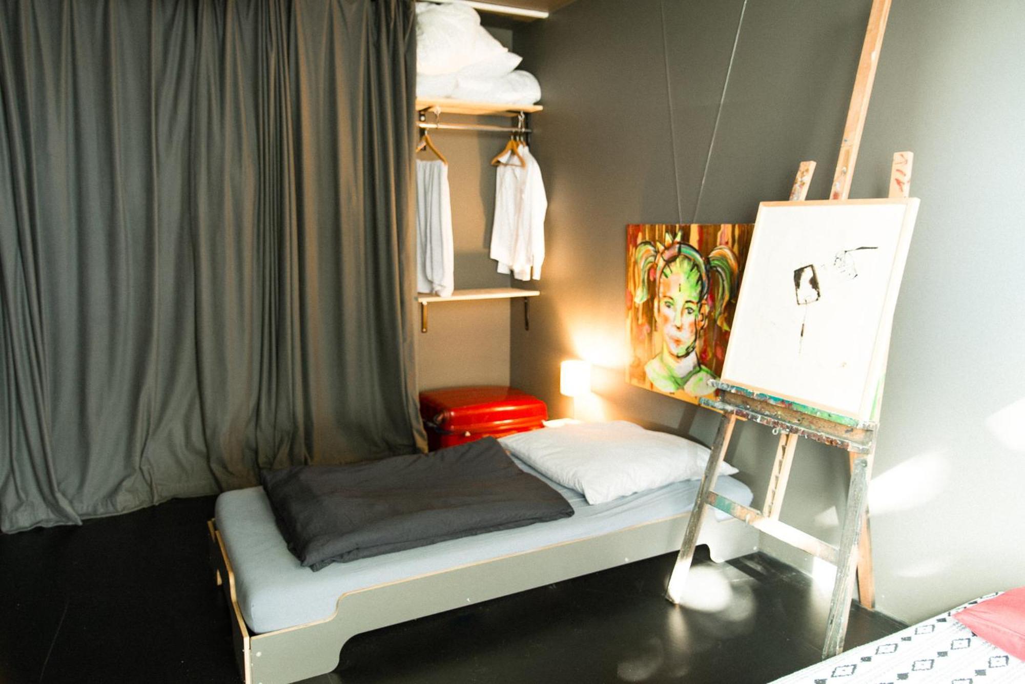 In Atelierwohnung Privatunterkunft